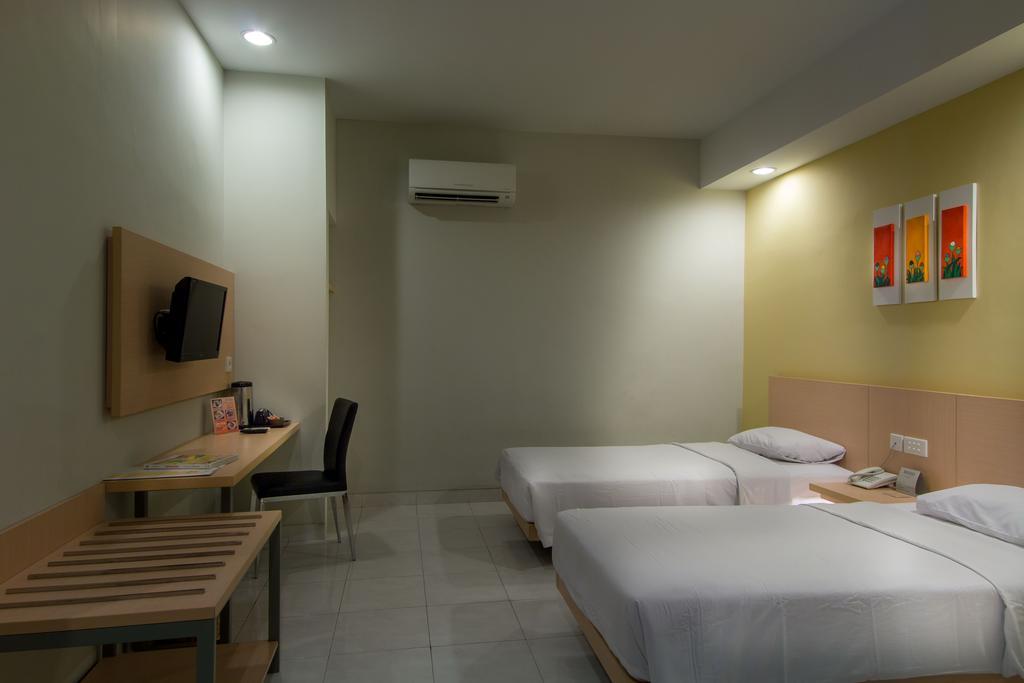 Hotel Quirin Semarang Quarto foto